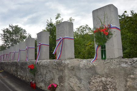 Spominska obeležja NOB